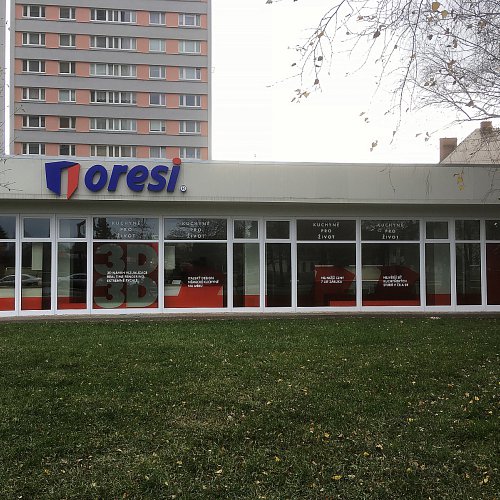 Polepy výloh prodejen