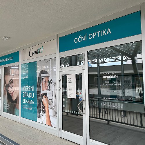 Polepy výloh prodejen