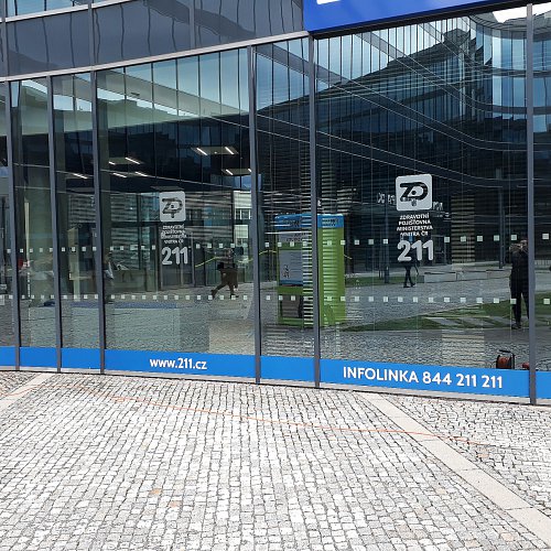 Polepy výloh prodejen