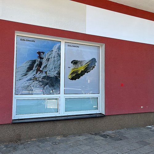 Polepy výloh prodejen