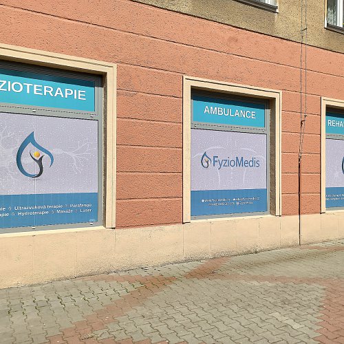 Polepy výloh prodejen