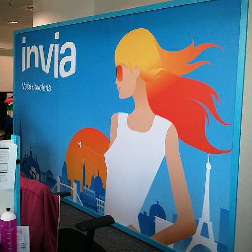 Polep stěn designovými tapetami