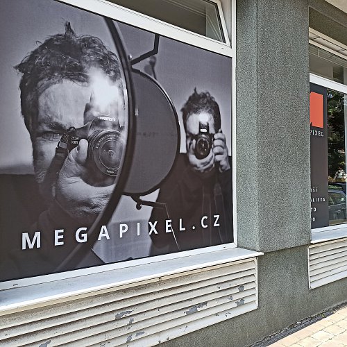 Polepy výloh prodejen