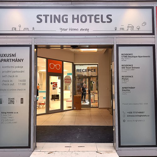 Polepy výloh prodejen