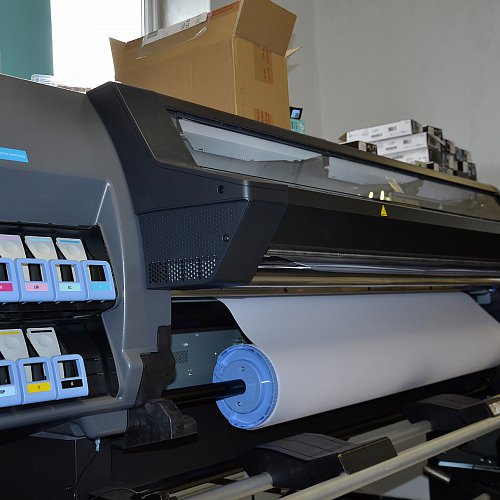 Polepy výloh prodejen