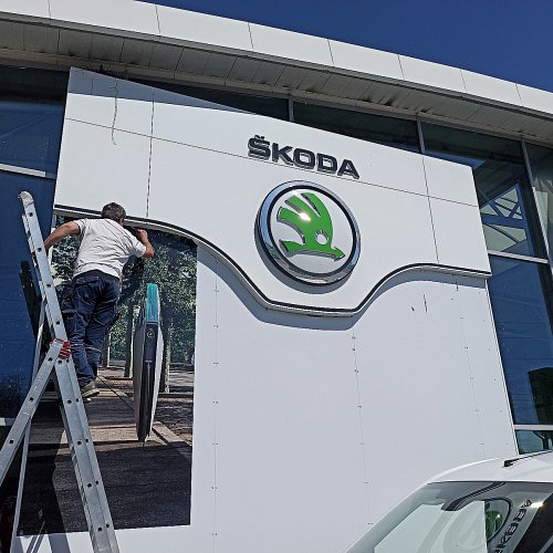 Polepy výloh prodejen