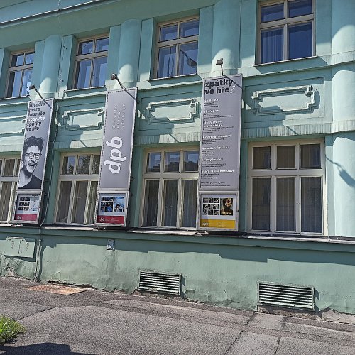 Polepy výloh prodejen