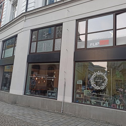 Polepy výloh prodejen