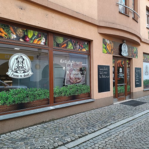 Polepy výloh prodejen