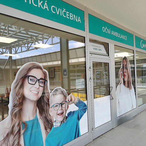 Polepy výloh prodejen