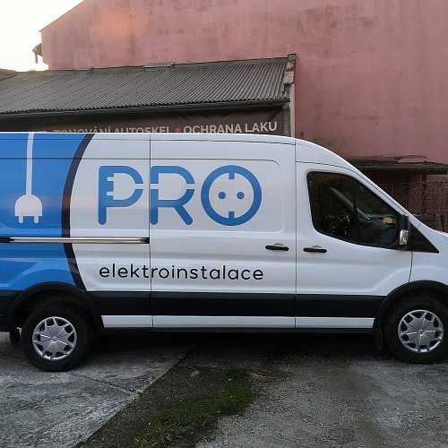 Reklamní polepy automobilů