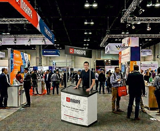 Prezentační stolky a pulty